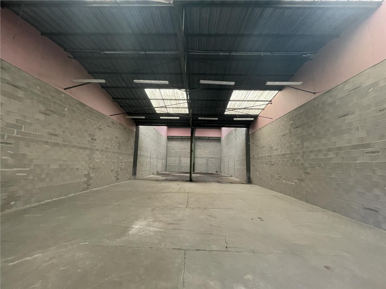 Dans une zone industrielle de Beauvais, nous vous