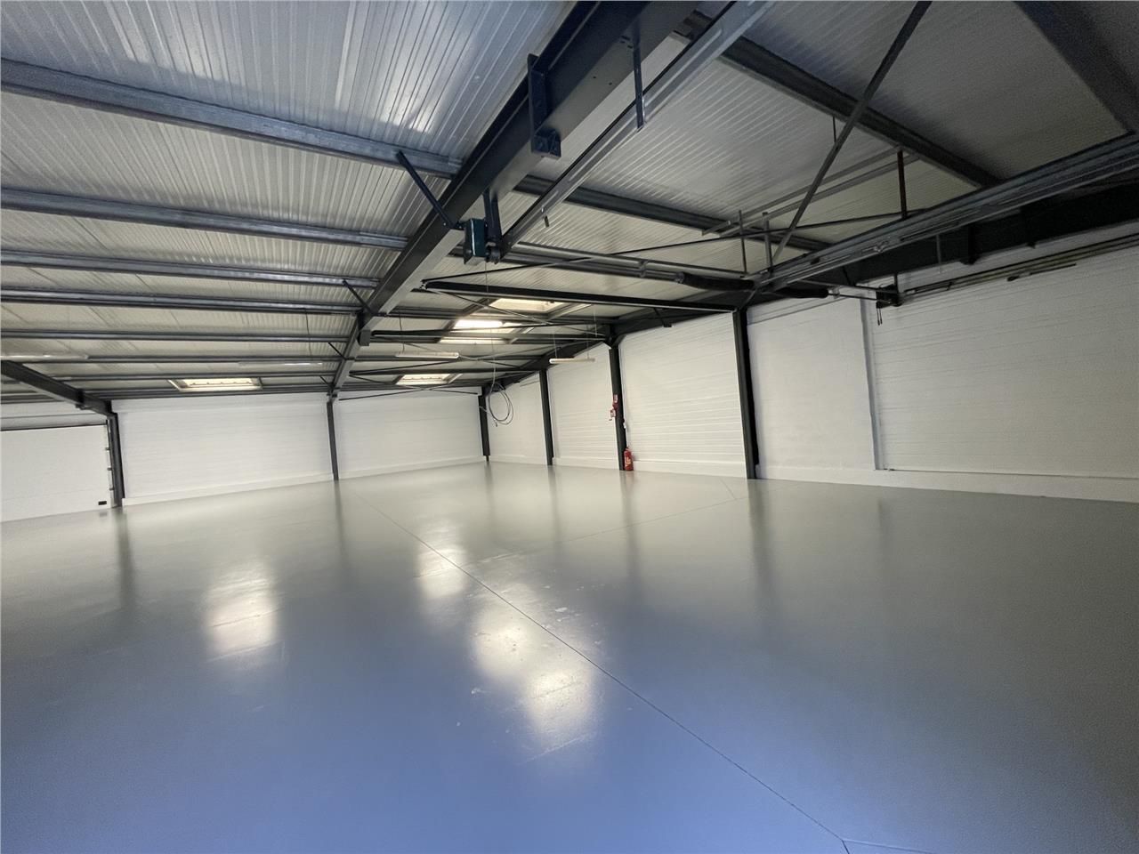 LOCAL COMMERCIAL - A LOUER - ZAC DE THER - 360 M2