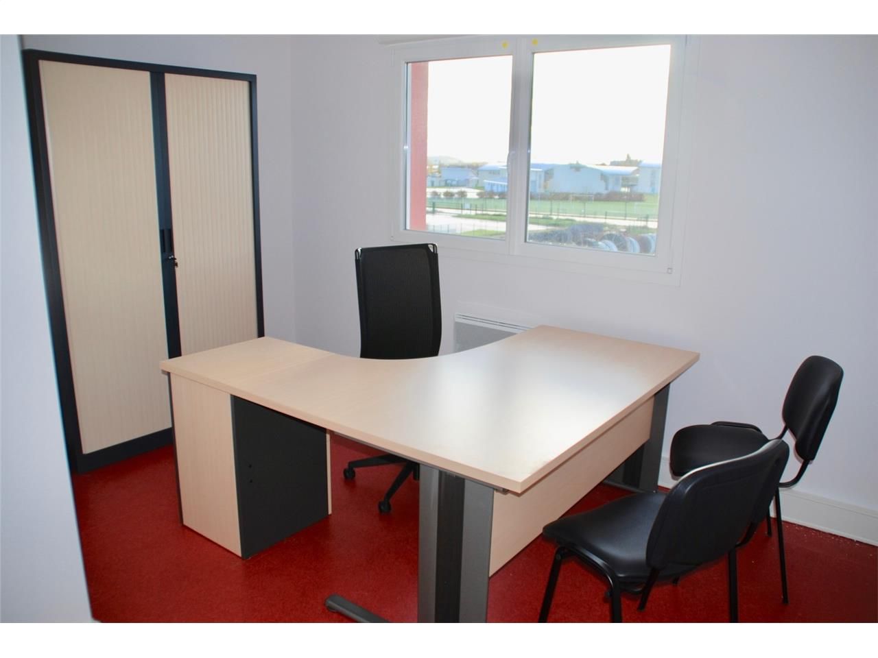 A LOUER BUREAUX MEUBLÉS / CLIMATISÉS DE 25 M2 À 9