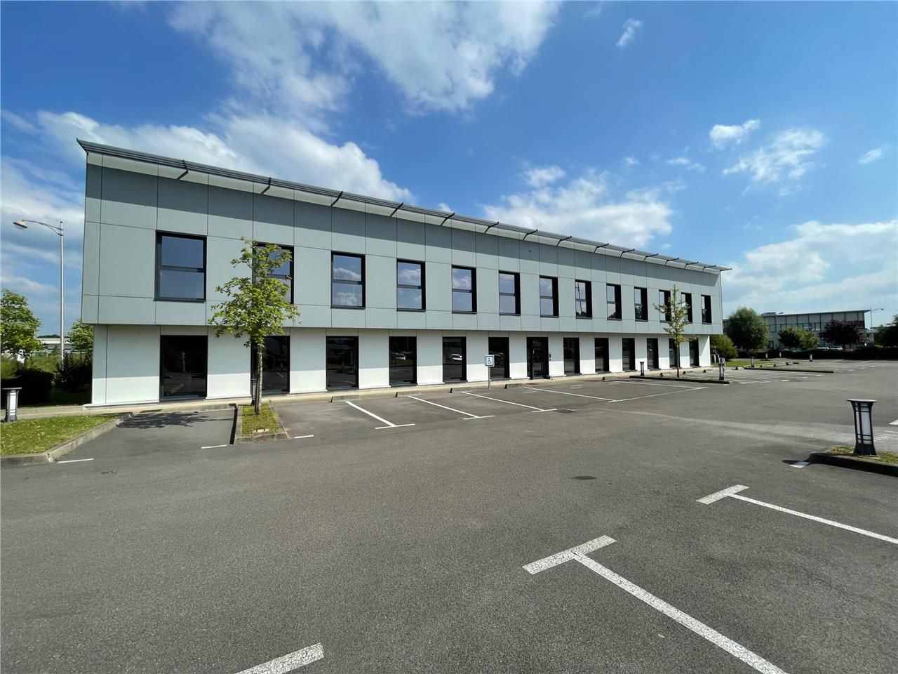 ARTHUR LOYD vous propose à la location des bureau