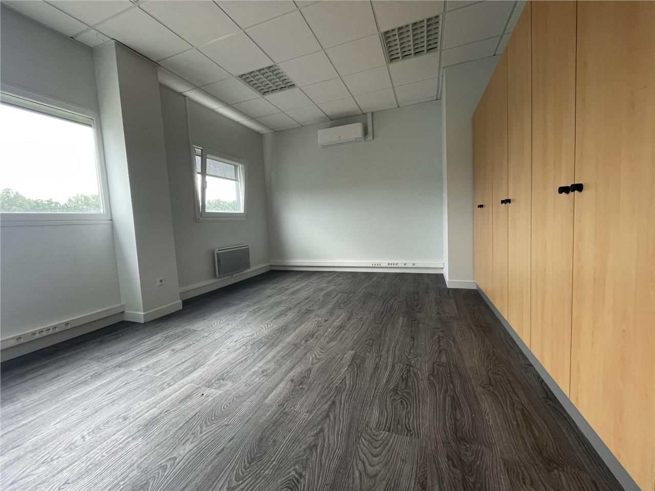 Bureaux tout confort à Allonne !  Arthur Loyd vou