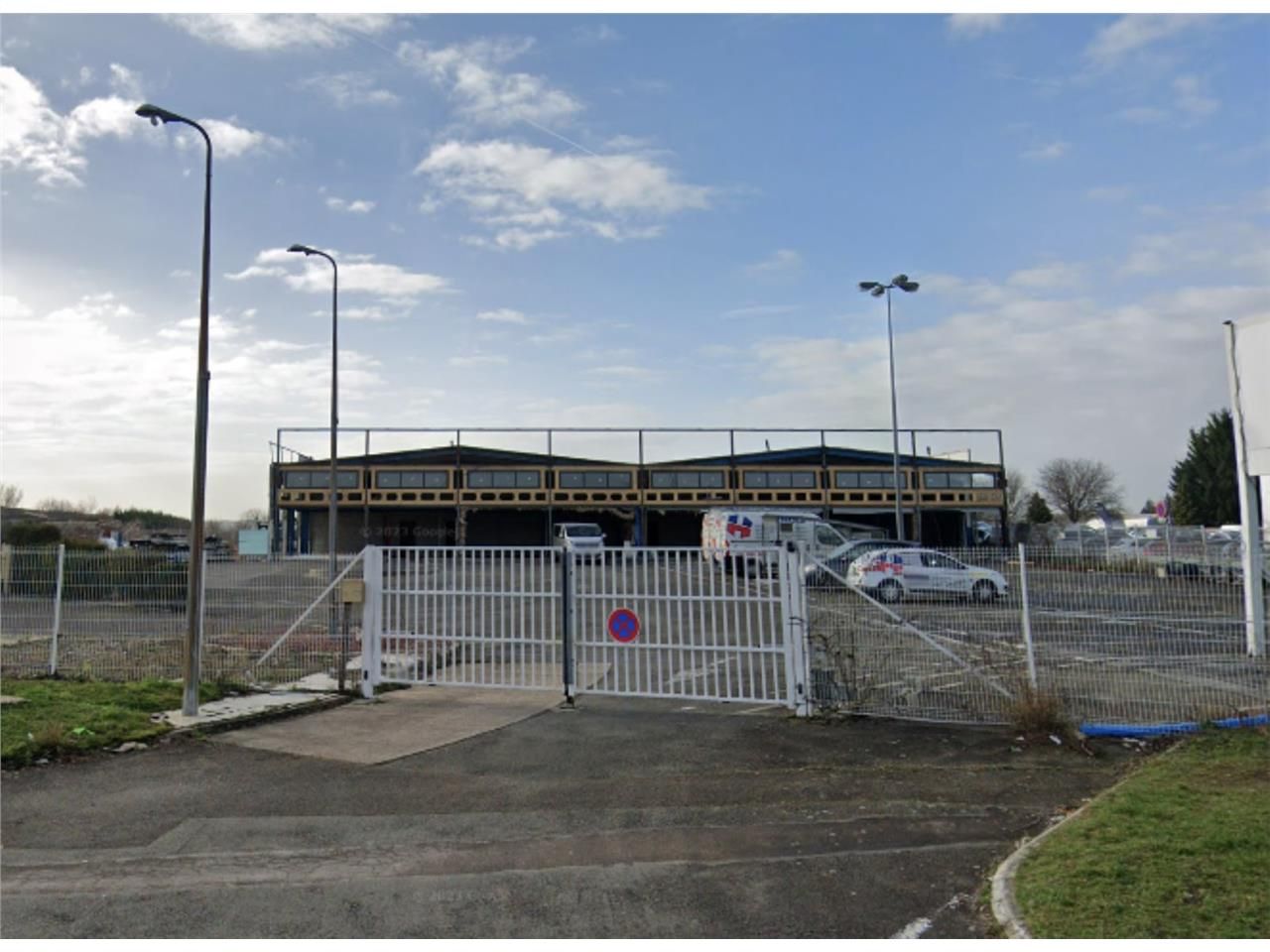 LOCATION - BUREAUX 100 À 300 M2 - REFAITS À NEUFS