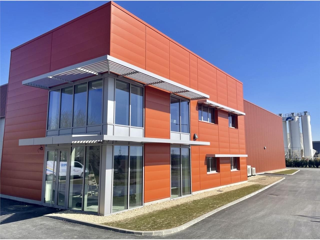 ARTHUR LOYD, vous propose un site neuf à usage d'