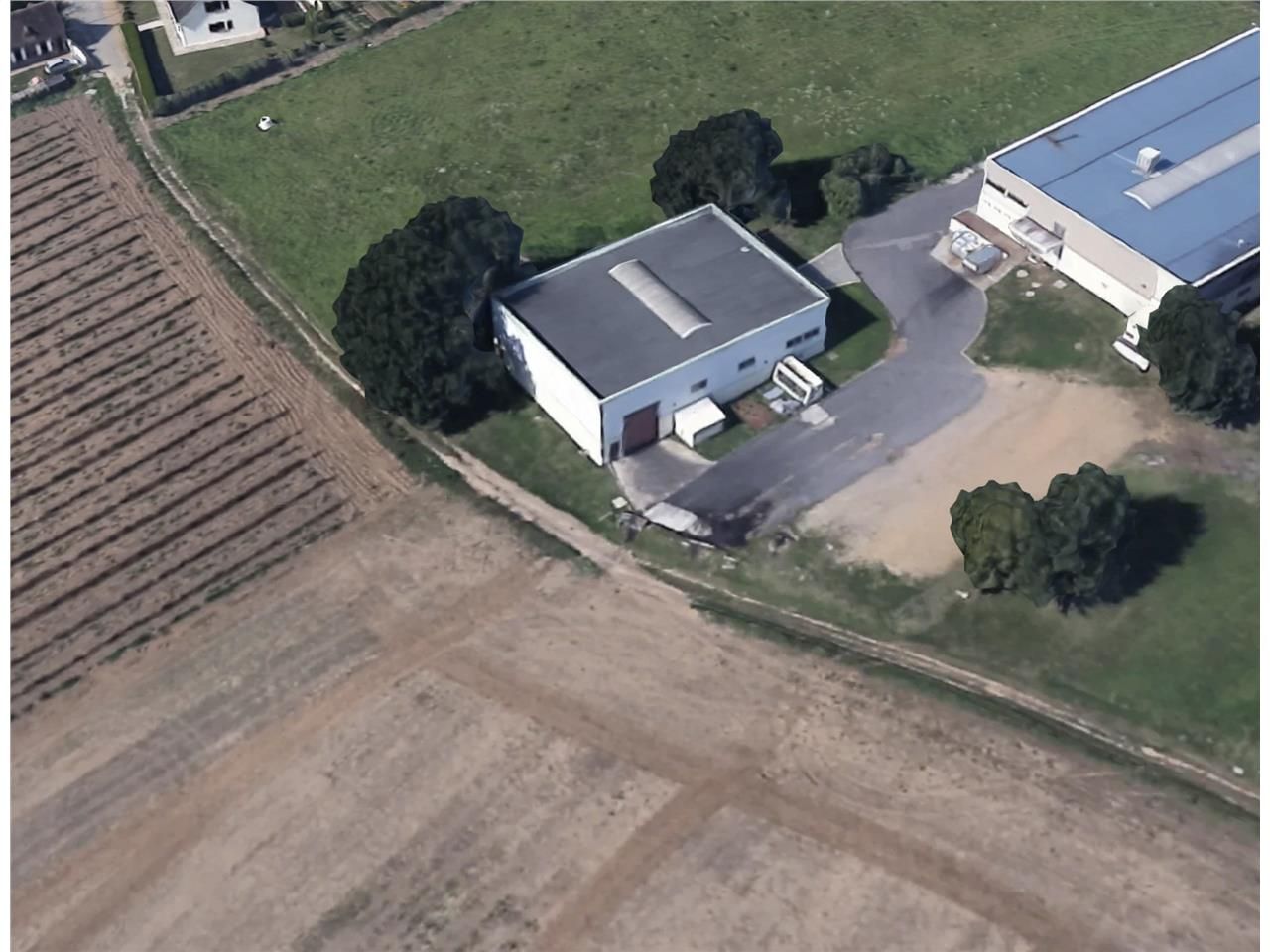 Locaux d'activité d'environ 500 m² à louer à Ther