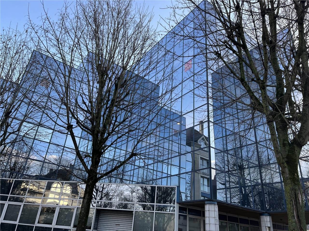 ARTHUR LOYD vous propose d'acquérir un plateau de