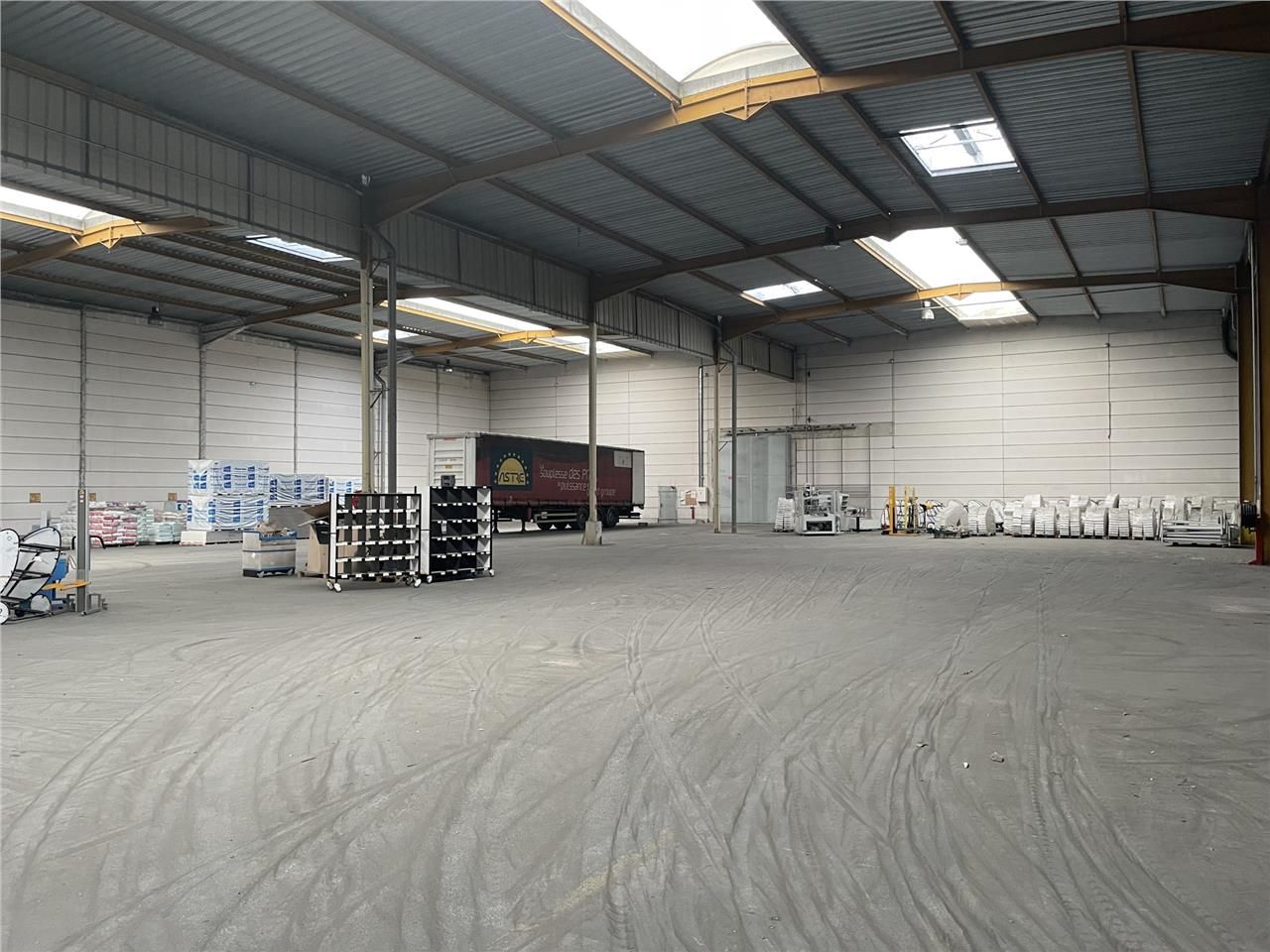 Arthur Loyd vous propose à la location  environ 4