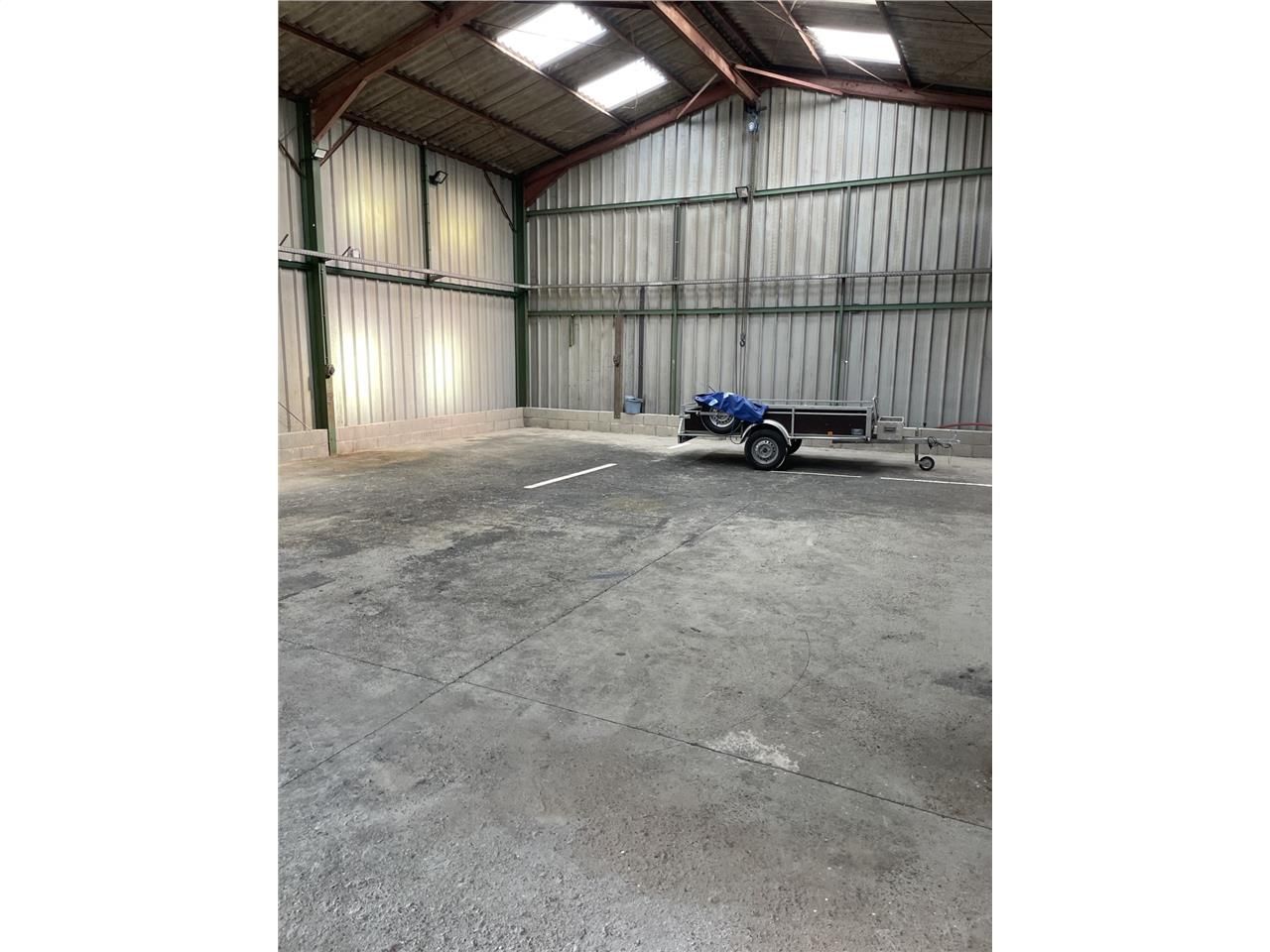 A louer local d'activité indépendant en zone d'ac