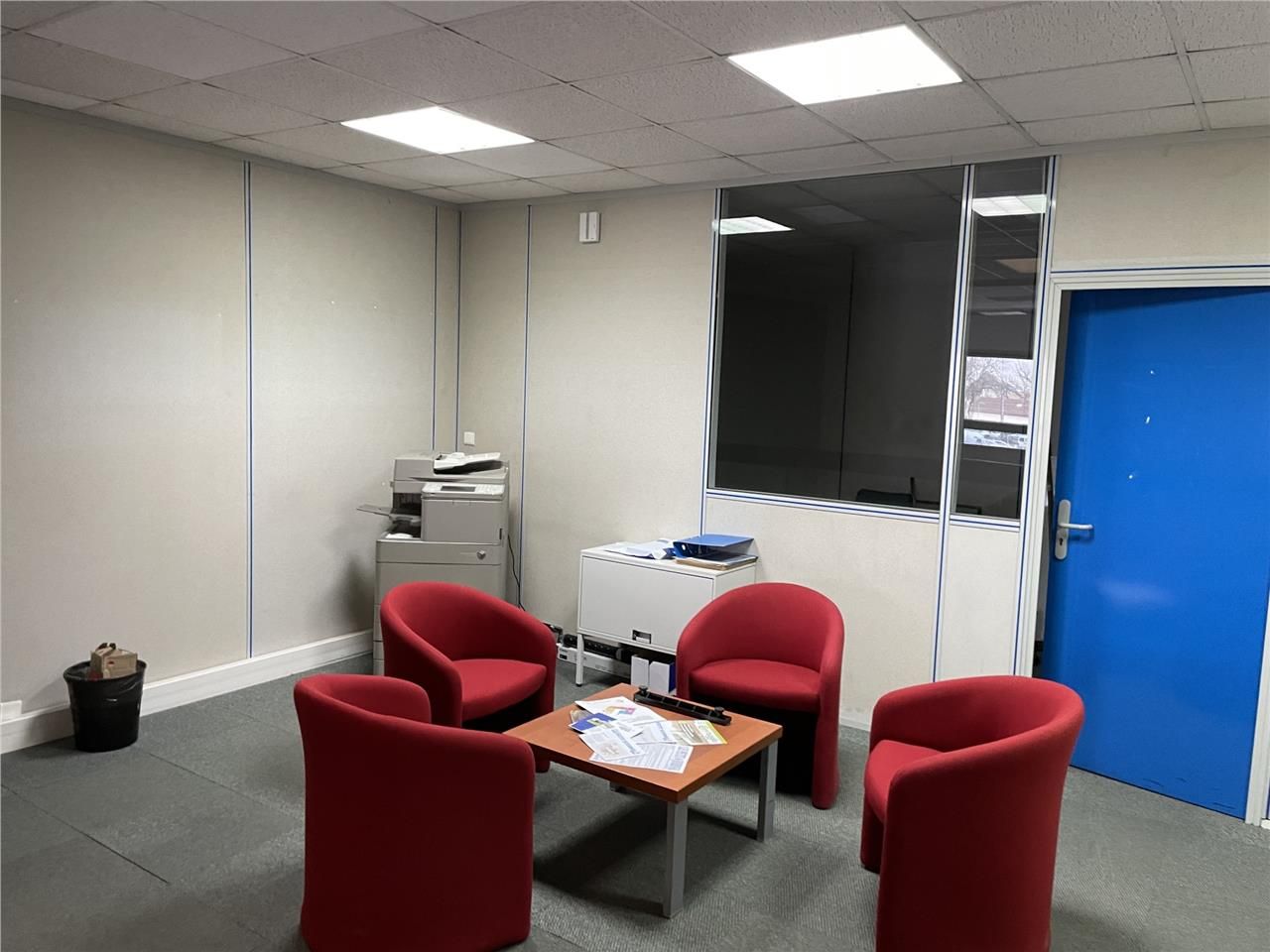 Arthur Loyd vous propose à la location un bâtimen