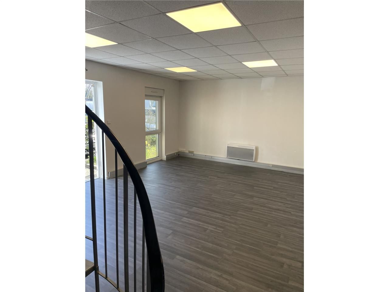 À LOUER - CELLULES D'ACTIVITÉS AVEC BUREAUX D'ACC