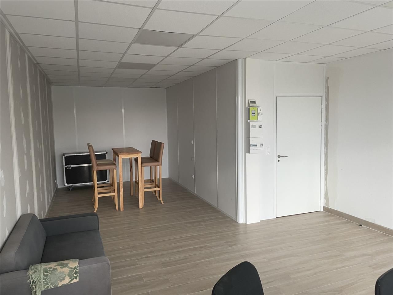 A LOUER LOCAL COMMERCIAL 145 M2 BEAUVAIS  ARTHUR 