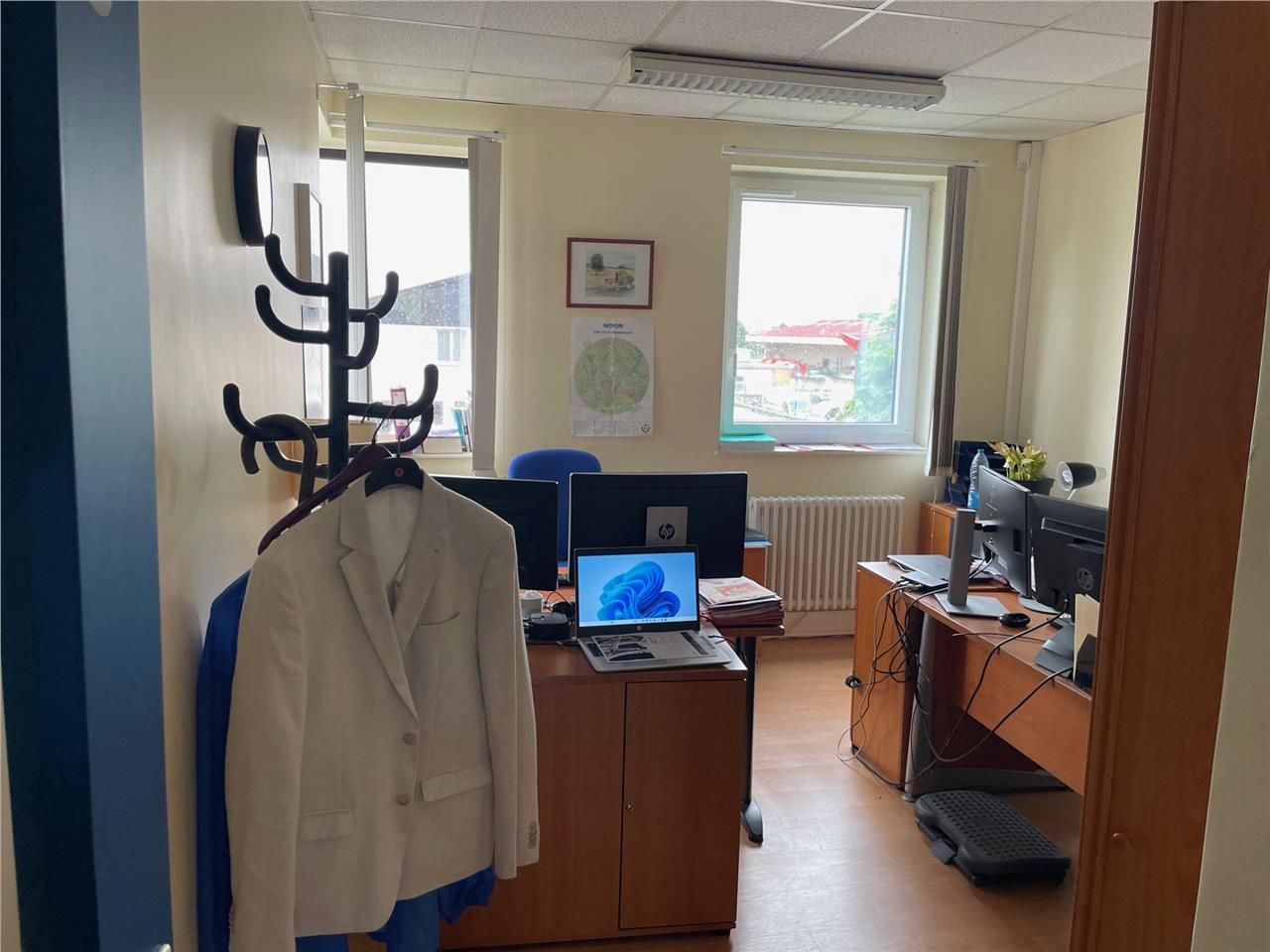 A VENDRE LOT DE BUREAUX AVEC PARKING COMPIÈGNE - 