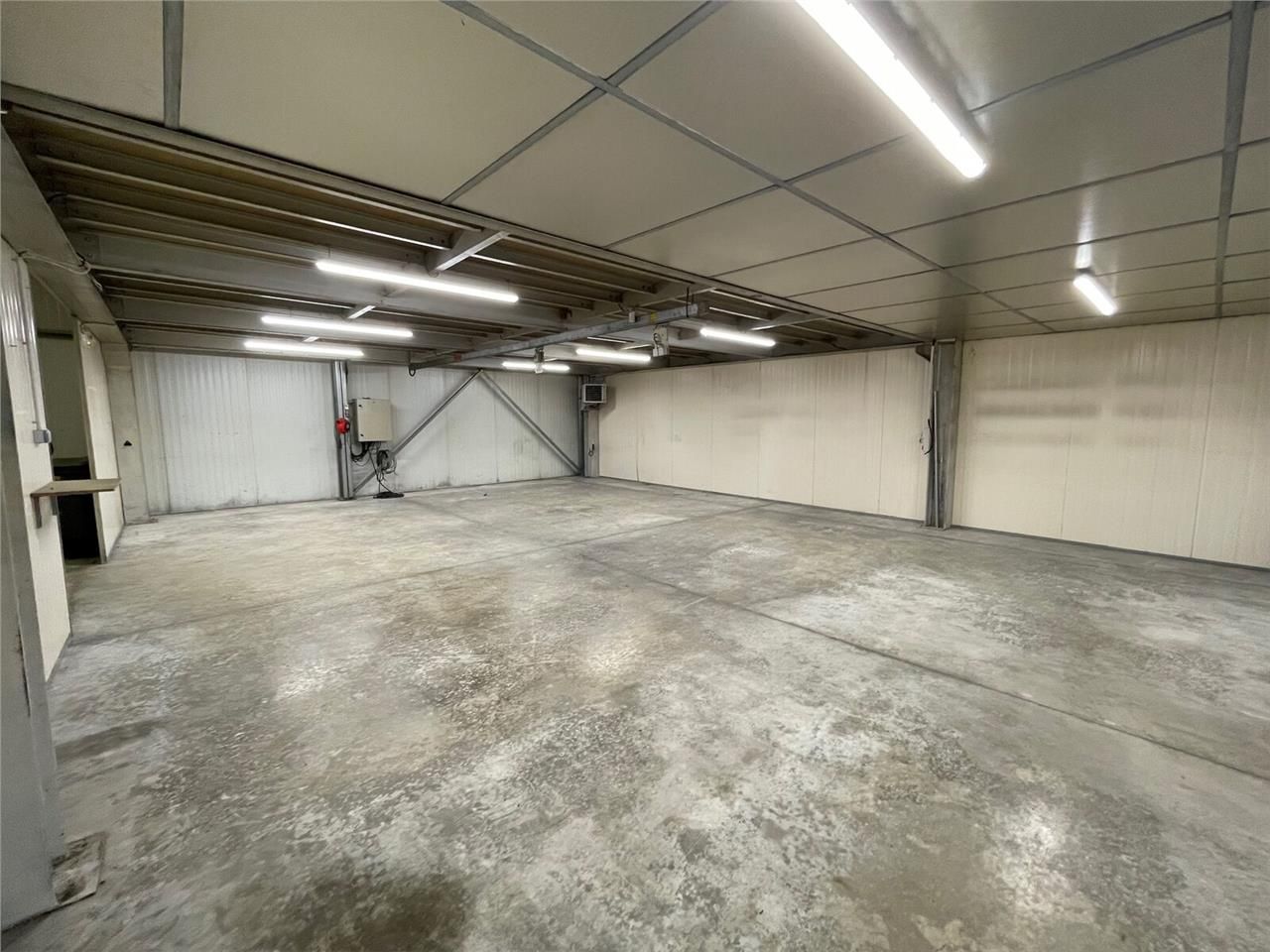 IMMEUBLE D'ACTIVITÉ DE 686 M2 À VOCATION INDUSTRI