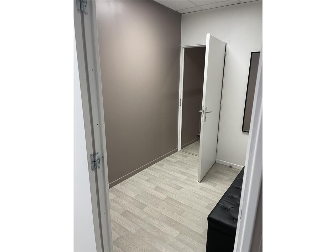 LOCAL D'ACTIVITE - PARC ALATA - ENTREE DE ZONE  A