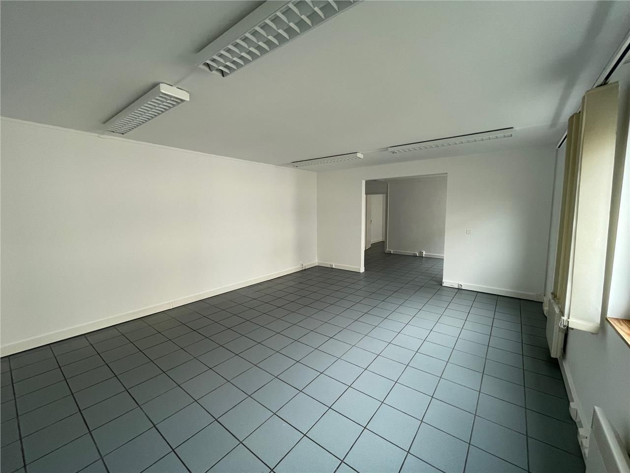 Au sein d'un immeuble sécurisé, à proximité imméd