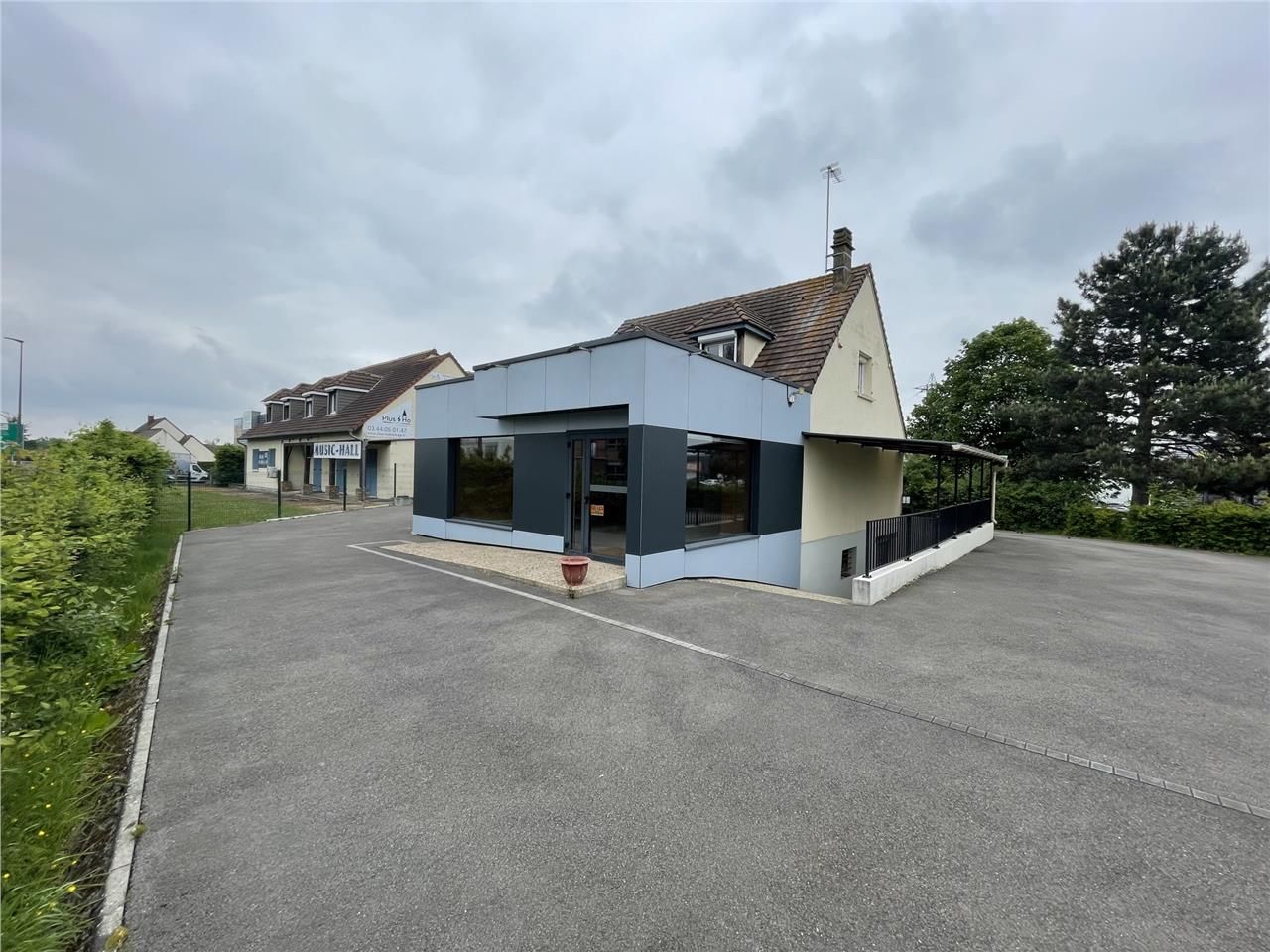 LOCAL COMMERCIAL - A LOUER - BEAUVAIS  ARTHUR LOY