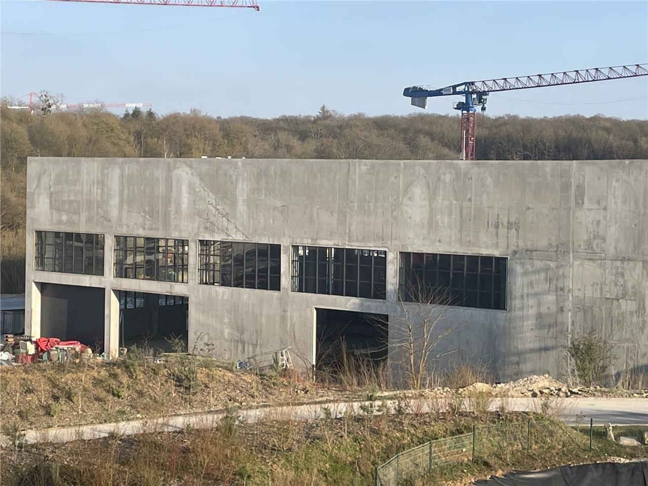 Entrepots logistique à construire.  Arthur Loyd v