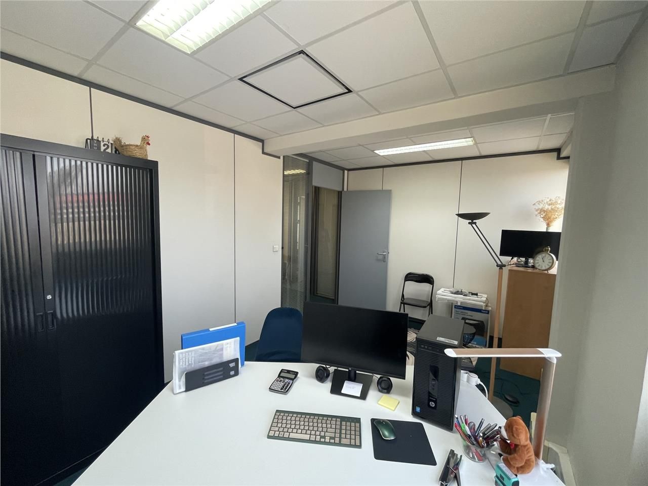 A LOUER BUREAUX 63 M2  ZAC DE MERCIÈRES - PÉNÉTRA