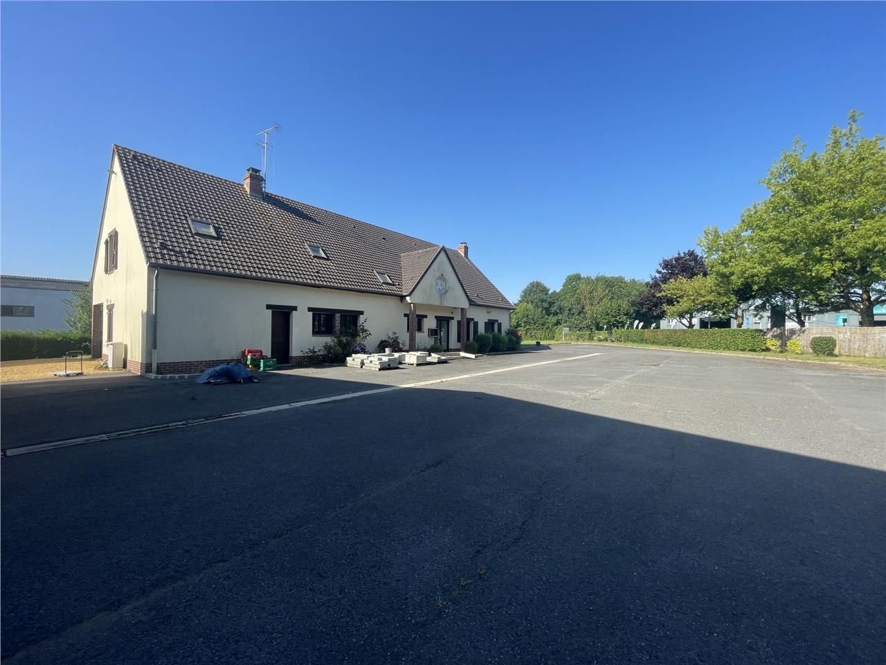 Arthur Loyd vous propose à la vente un bâtiment  