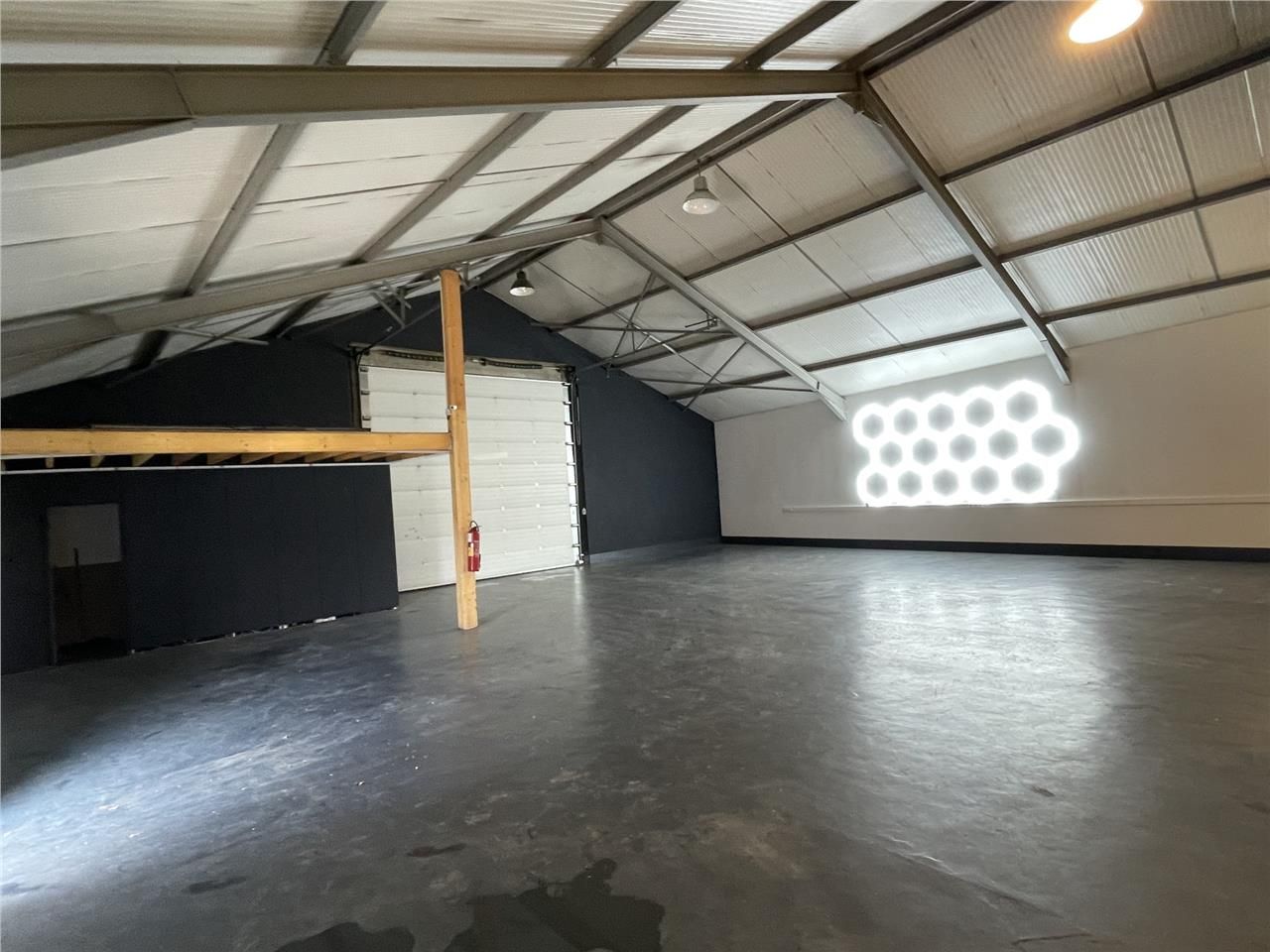 ARTHUR LOYD vous propose des locaux d'activité de