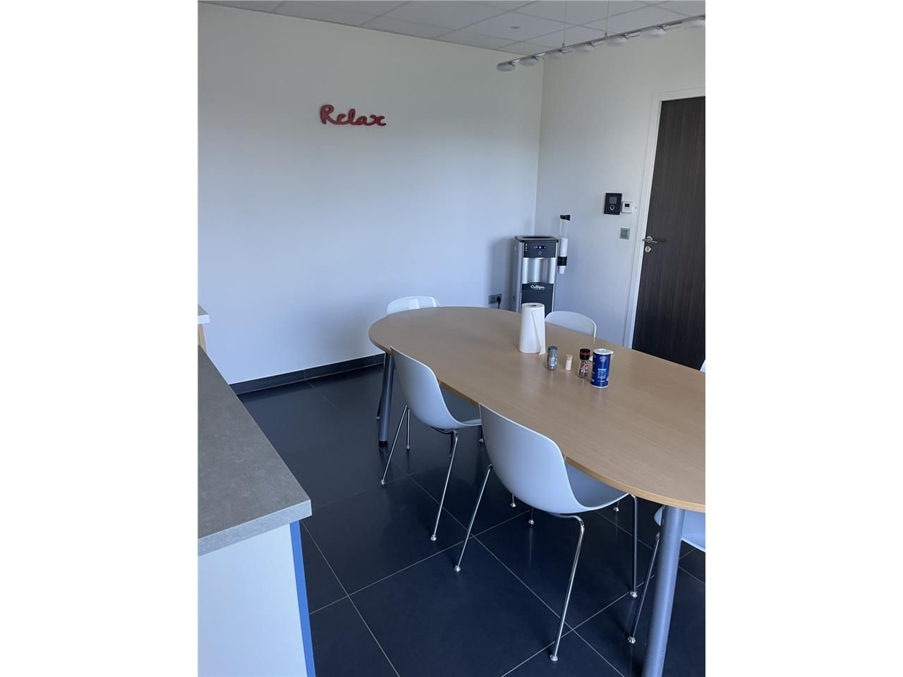 À VENDRE - LOCAL ATELIER / STOCKAGE + BUREAUX CRE