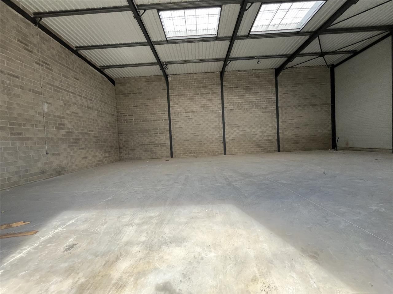 A LOUER CELLULE D'ACTIVITÉ NEUVE DE 285 M2 - PROC