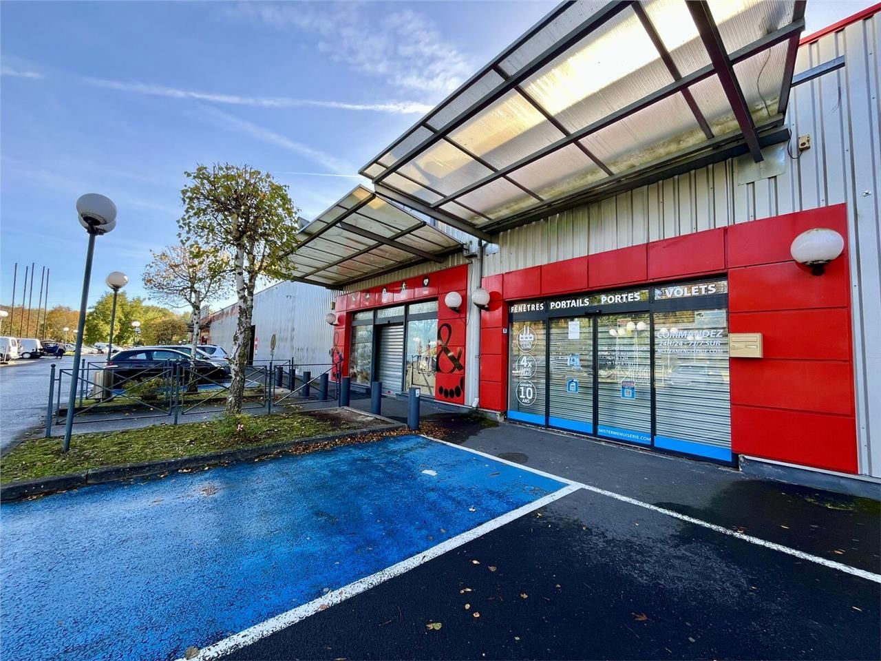 À LOUER - LOCAL COMMERCIAL DE 330 M2 - NOGENT-SUR