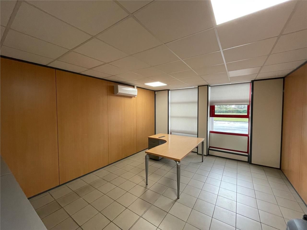 BUREAUX À LOUER - 900 M2 - LONGUEIL SAINTE MARIE 