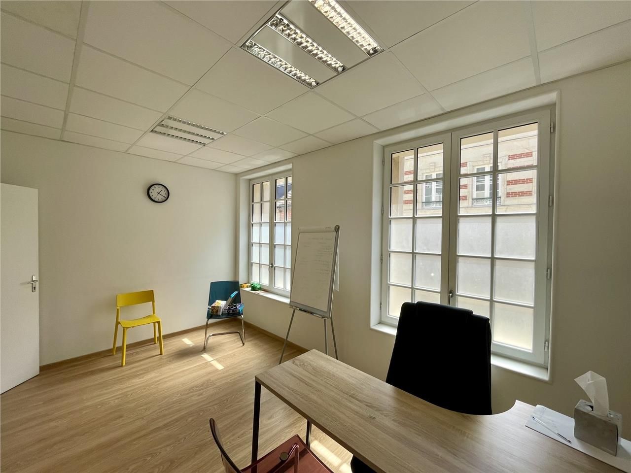 A VENDRE - BUREAUX 72 M2 - HYPER CENTRE DE COMPIE