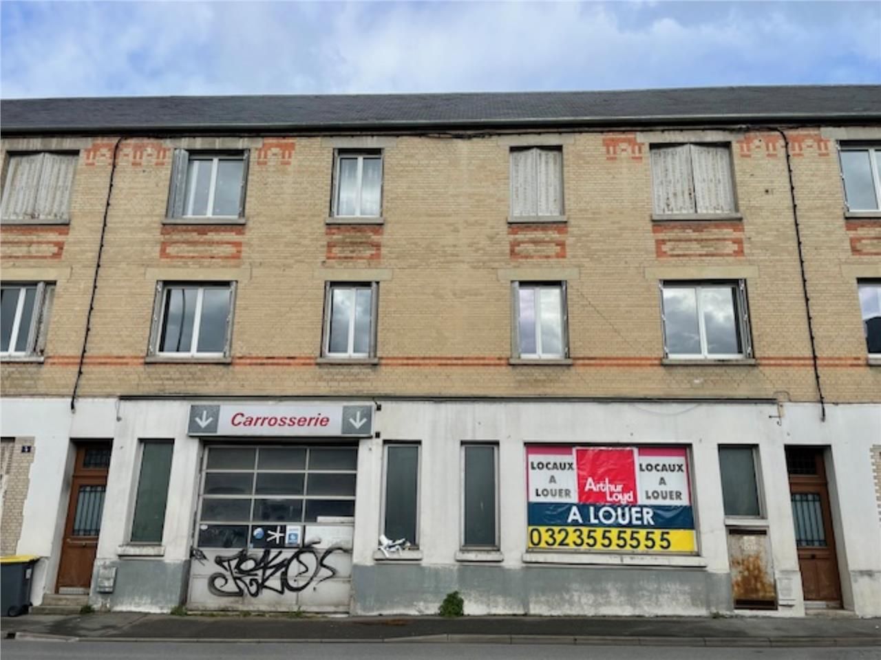 Local d'activité de 630 m2 environ à louer. Idéal