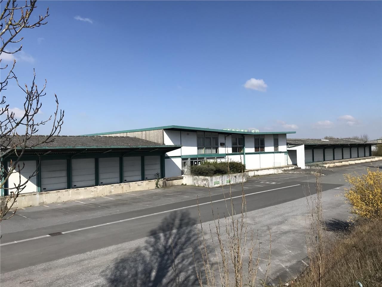 MESSAGERIE A LOUER : Située sur la Zone Industrie