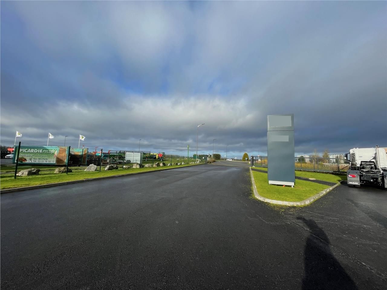 TERRAINS INDUSTRIELS VIABILISÉS - A VENDRE  - SEC