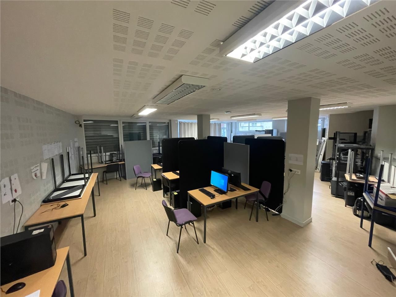 A LOUER - BUREAUX PMR - 230 M2 - SAINT-QUENTIN (0