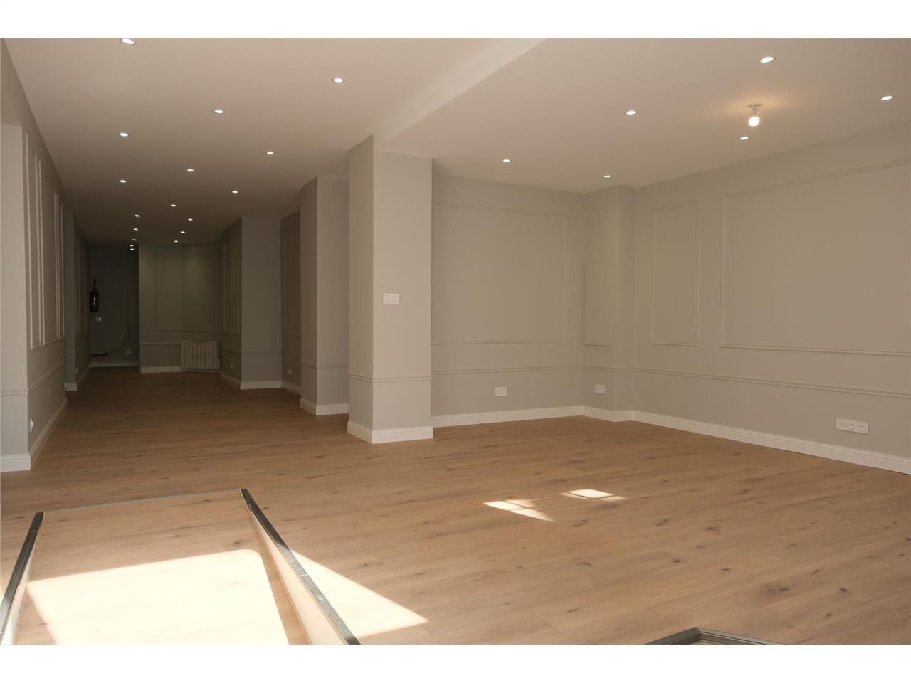 Arthur Loyd vous propose à la location un local c