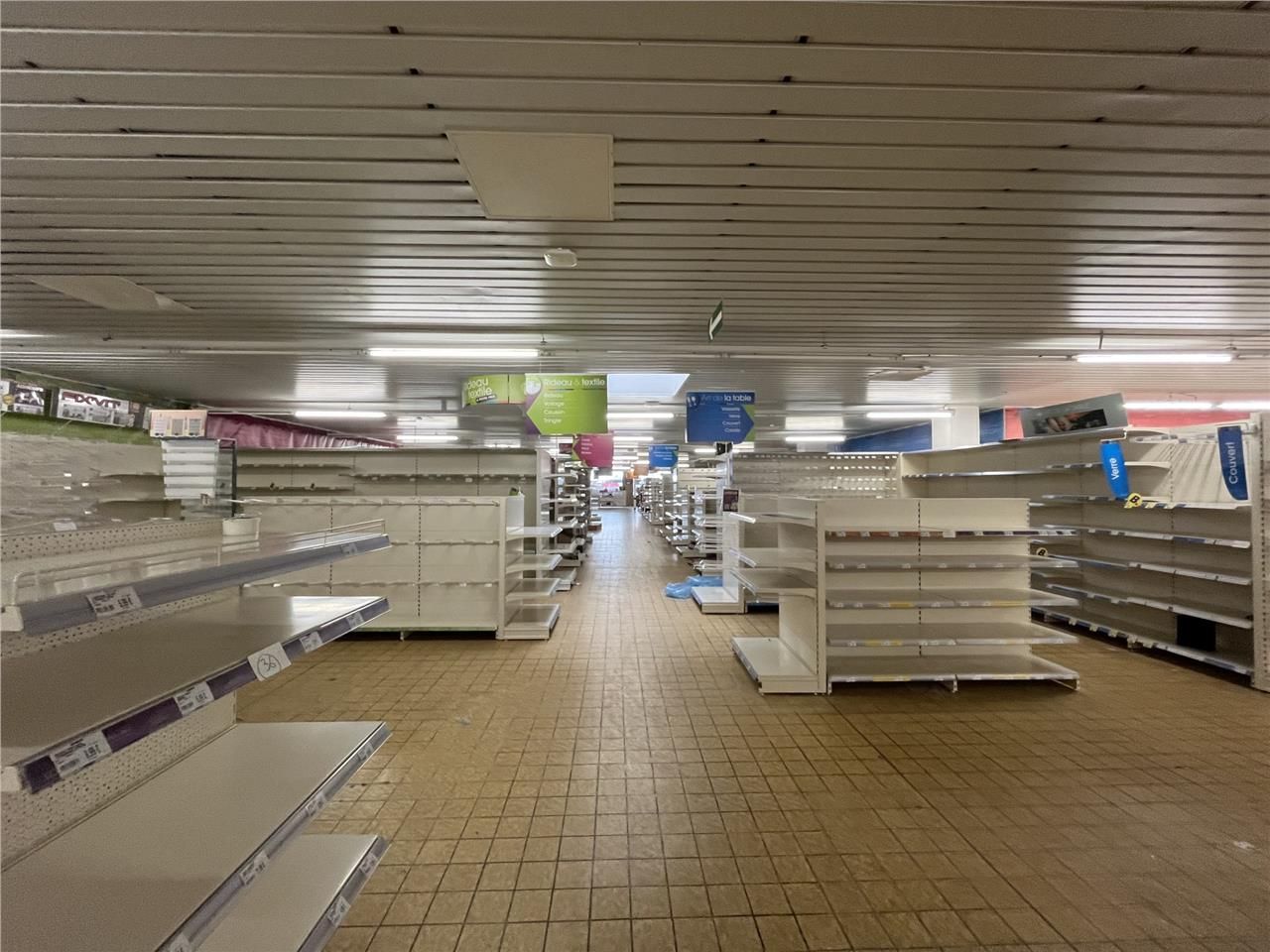 Au sein d'un Retail situé à l'entrée de la zone c