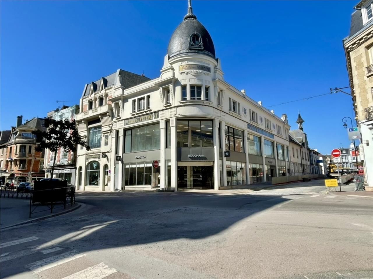 Situé en plein coeur du centre-ville de Soissons,