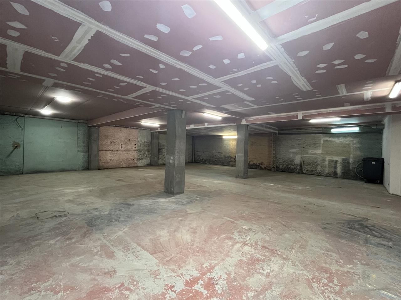 Arthur Loyd vous propose à la location un local d