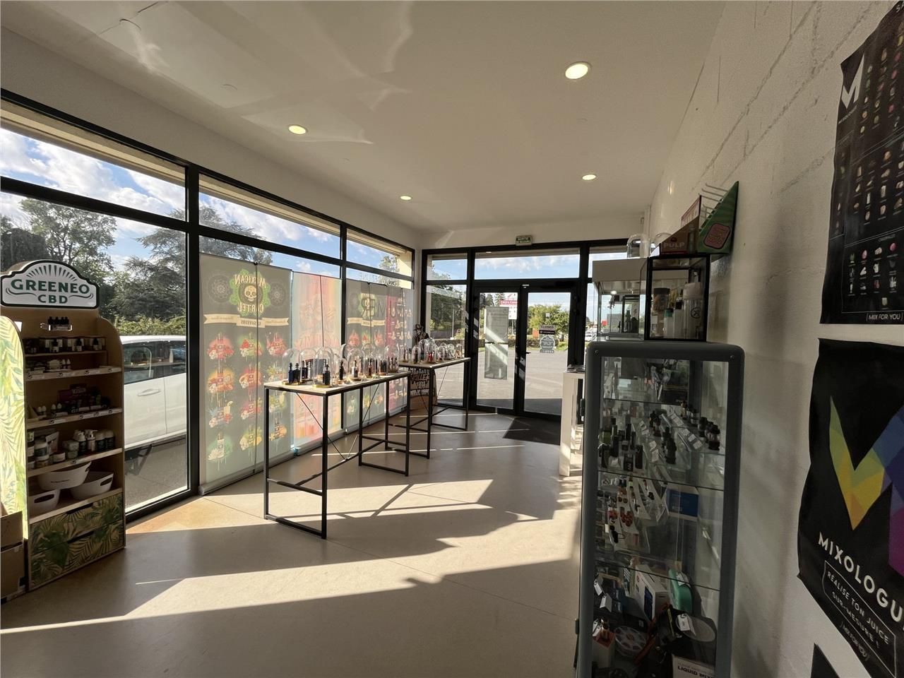 Au sein d'un Retail situé à l'entrée de la zone c