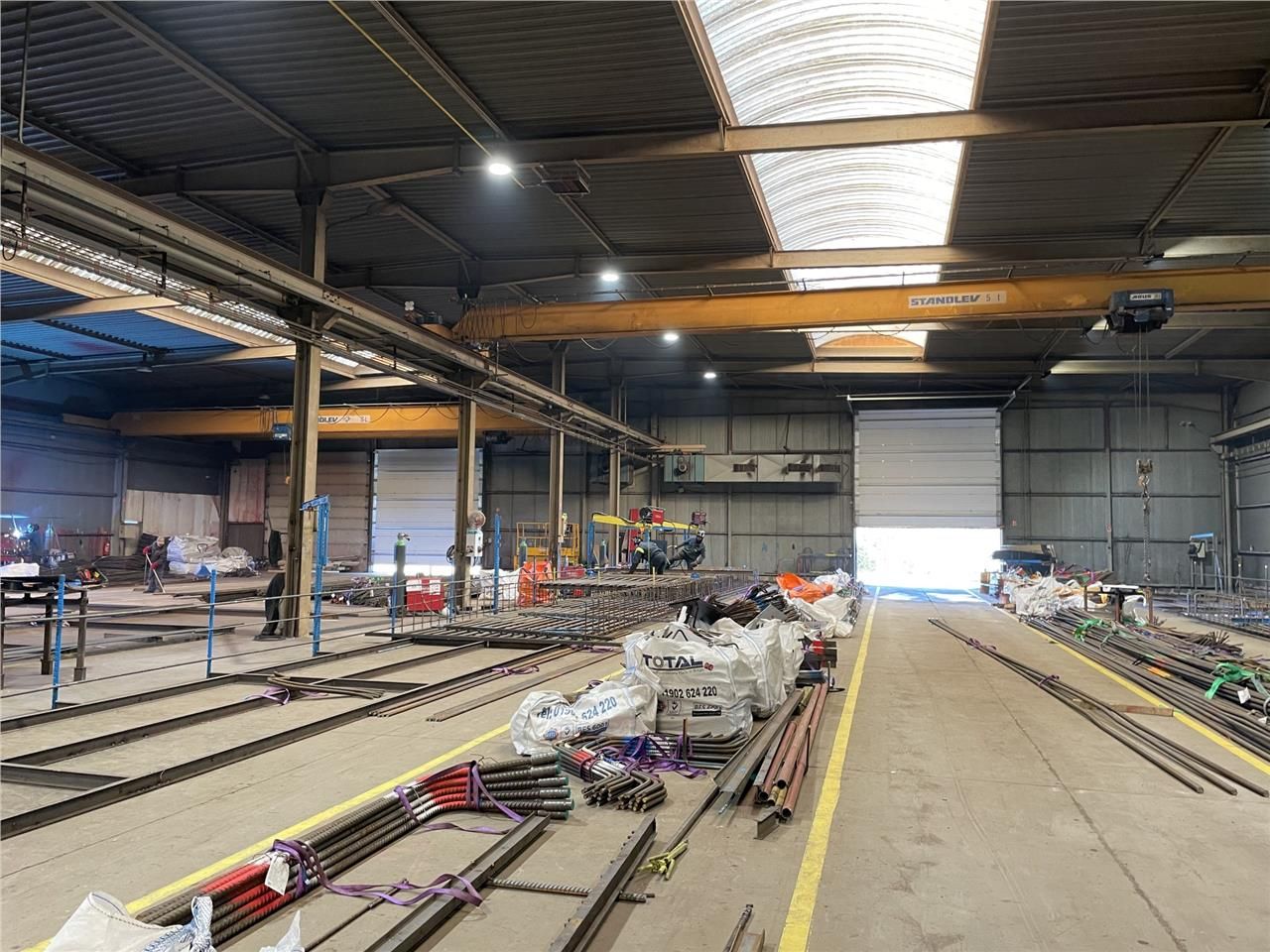 A VENDRE - BÂTIMENT D'ACTIVITÉ - 4 560n M2 - SECT