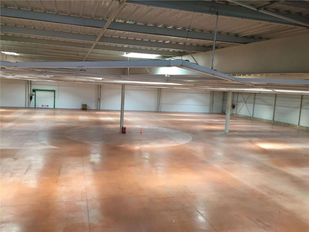 Arthur Loyd vous propose, en zone commerciale à S