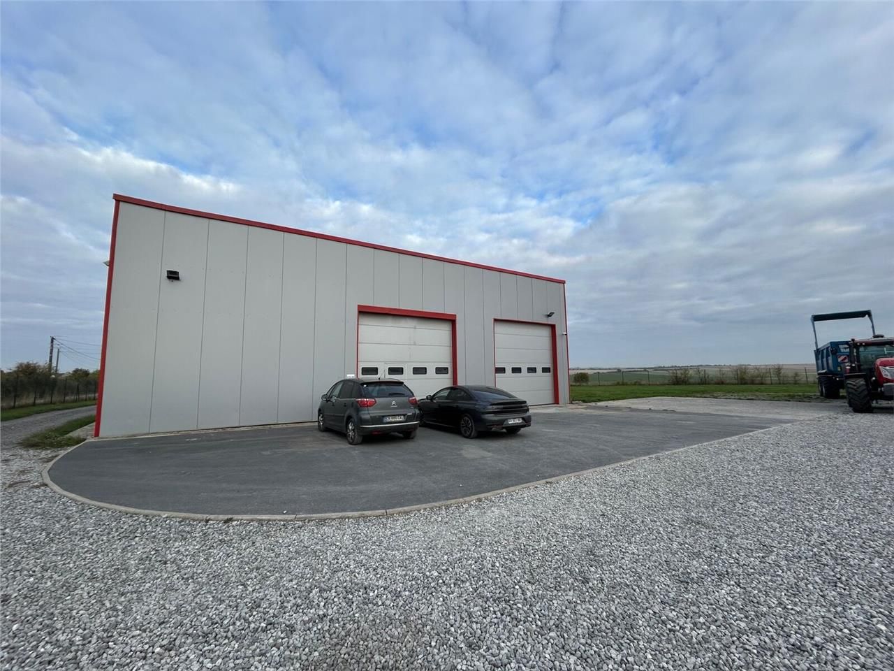 A VENDRE - BÂTIMENT D'ACTIVITÉ - 994 M2 - MONT D'