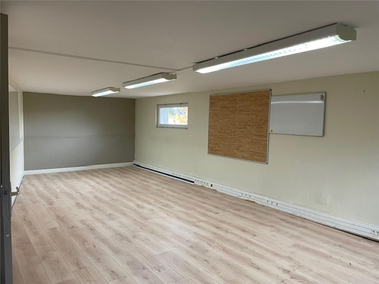 SOISSONS (02200) -A LOUER - Locaux de 502 m2 situ