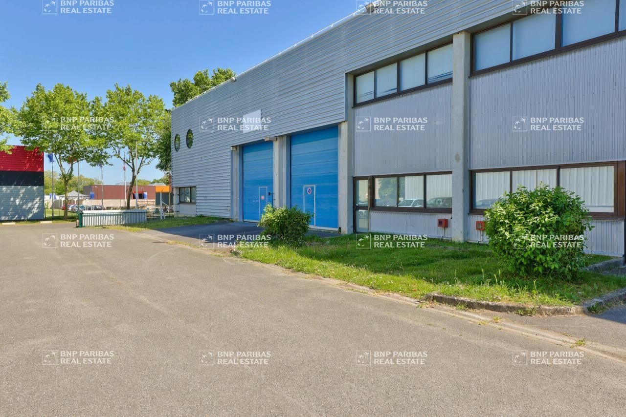 Location PME-PMI 827 m² non divisibles 77090 Collégien