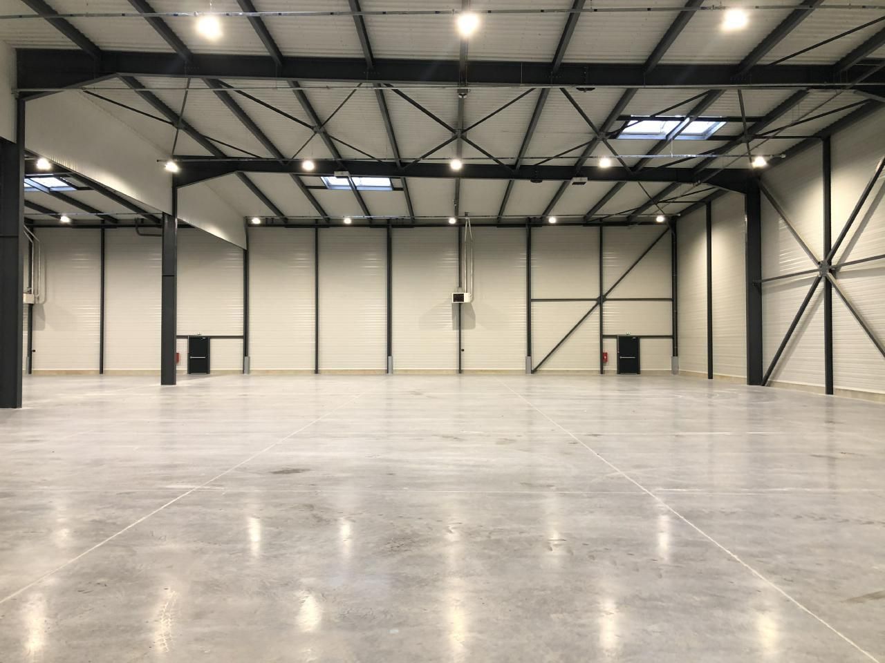 1313 m² pour ce pme-pmi en location à Roissy-en-france