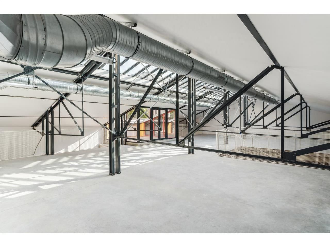 623.1 m² pour ce bureaux en vente à Montreuil