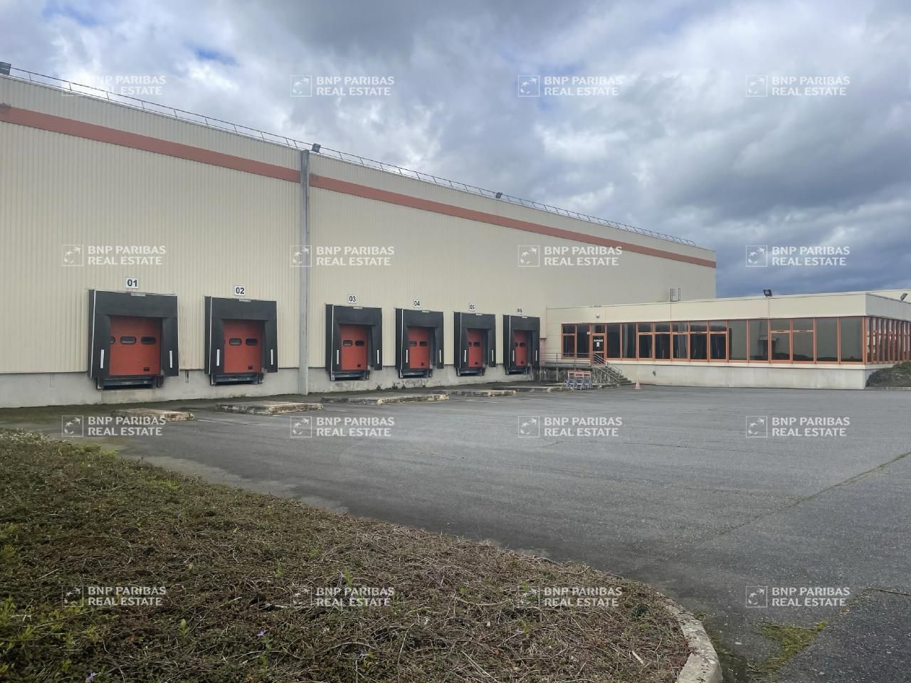 Location Entrepôts classe A 8717 m² divisibles 41500 Mer