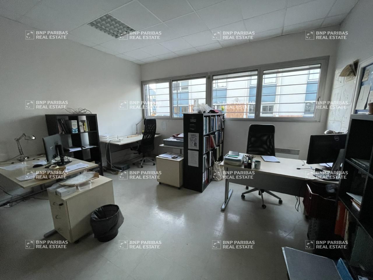 740 m² pour ce mixtes en location à Saint-avertin