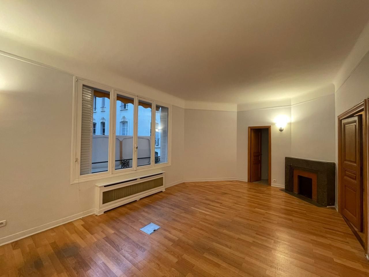 305.5 m² pour ce bureaux en vente à Paris