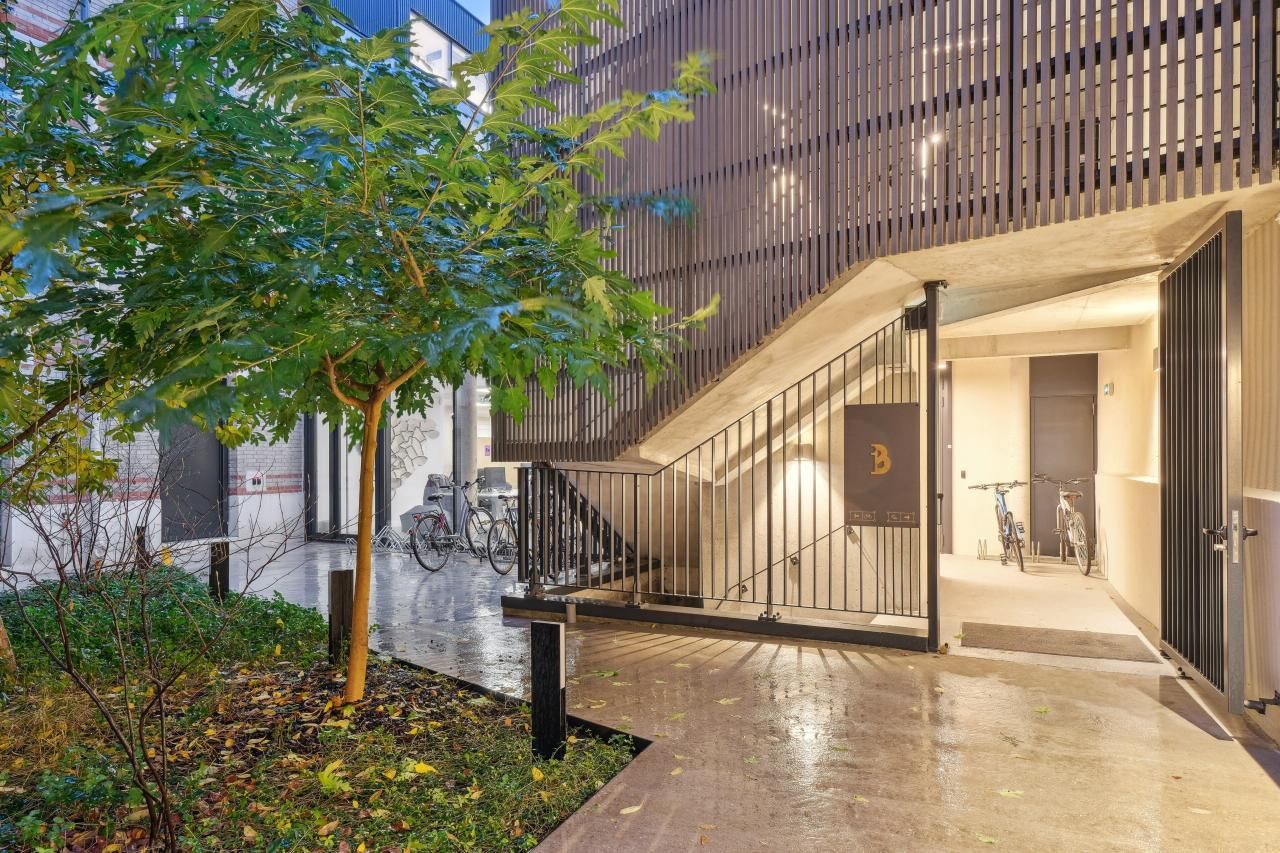 902.87 m² pour ce bureaux en location à Paris