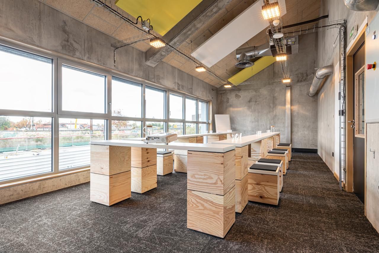 2120.5 m² pour ce bureaux en location à Bordeaux