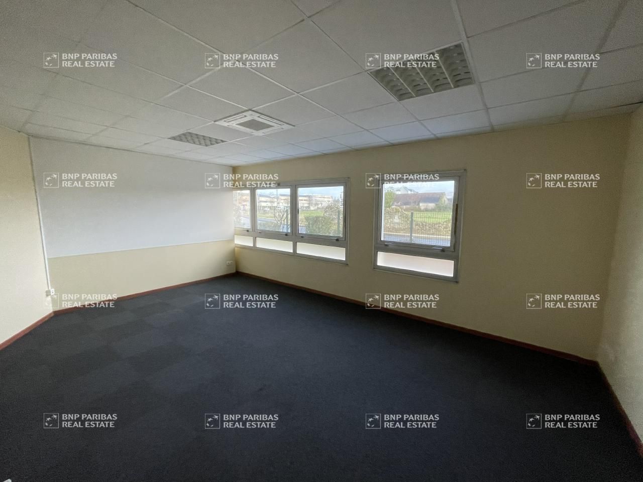 Location Bureaux 234 m² non divisibles 37100 Tours